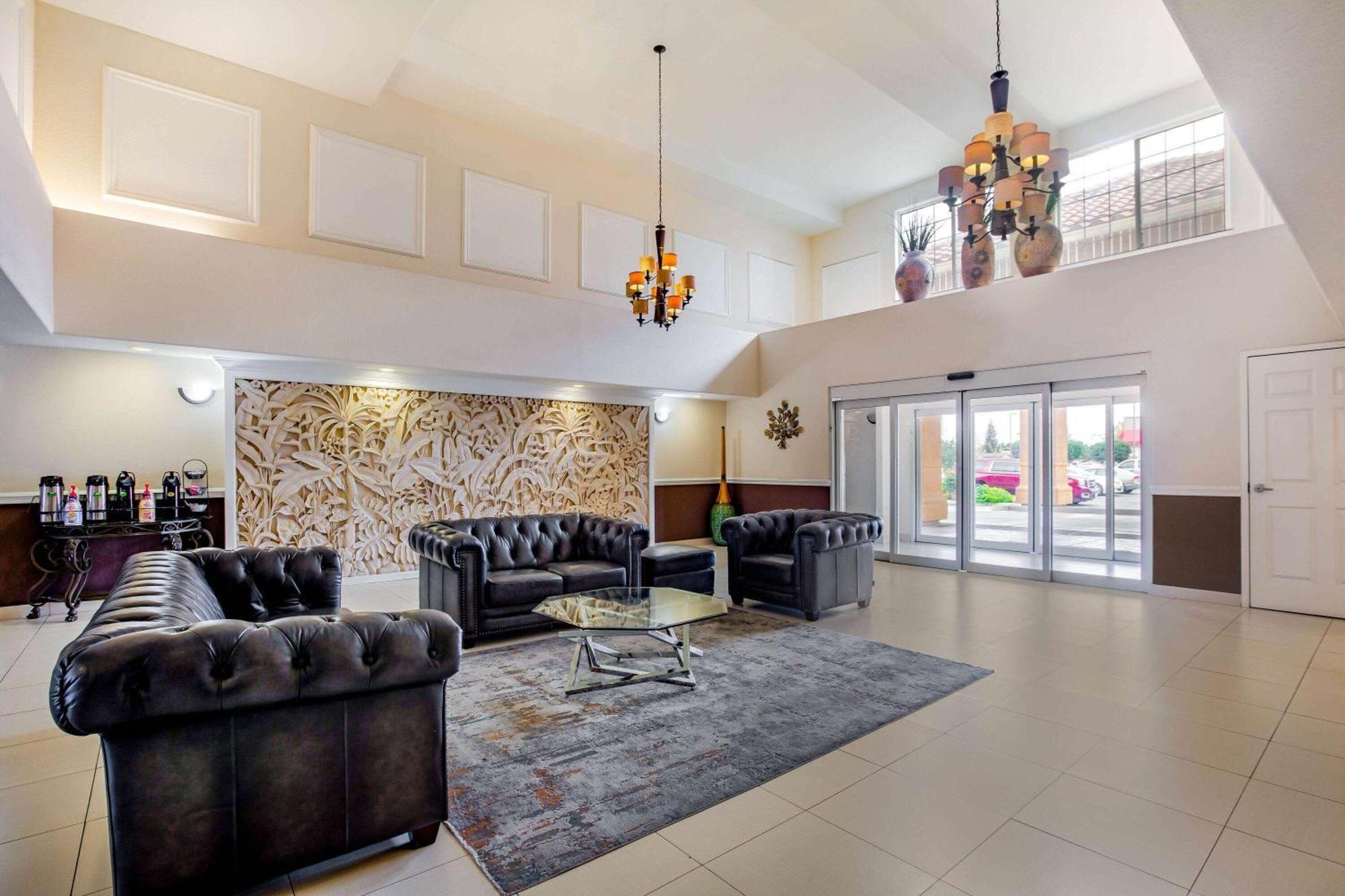 Hotel La Quinta By Wyndham Fowler Exteriér fotografie